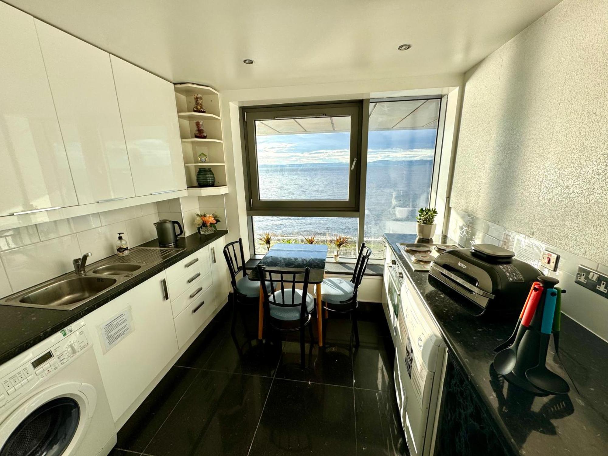 Ocean Park Apartments - Oceanfront - Free Parking And Fast Wifi Edimburgo Exterior foto